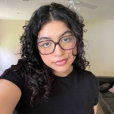 Staci Hart's Instagram, Twitter & Facebook