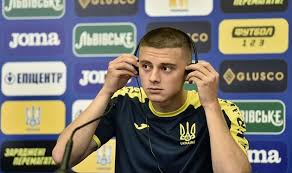 С миколенко все понятно — провалился парень. Clm1dyalsyopqm
