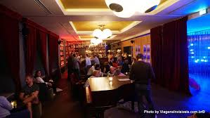 Really basic bar, but that's what makes it great! Um Dia De Verao Em Munique Alemanha Viagens Invisiveis