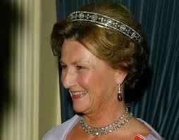 The Court Jeweller – Page 398