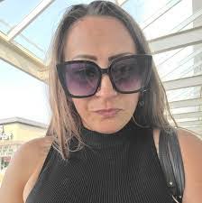 Miranda Meier's Instagram, Twitter & Facebook