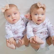 Taytum Oakley Fisher On Instagram Happy New Year Everyone Taytum And Oakley S 2017 Goal Is To Learn In 2020 Taytum And Oakley Twin Baby Girls Tatum And Oakley