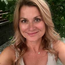 Hi everyone! I'll visit Koh Tong soon and I wonder whether there are  salsa/bachata/latin party in the island? I'll appreciate it if anyone has  some clues