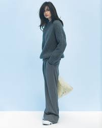 グレー ニット パンツ コーデ