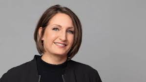 Gwen Keating's Instagram, Twitter & Facebook