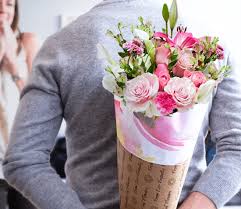 To make valentine's day 2021 one to remember, scroll through our expansive assortment of valentine's day flowers to sweep your sweetheart off their feet. 5 Best Valentines Day Gifts For Her In 2021 One Of A Kind Presents