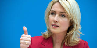 Im januar 2020 berichtete business insider, dass der ehemann der familienministerin franziska giffey nach betrugsvorwürfen seinen job als beamter verloren hat. Projekte Gegen Extremismus Anti Links Programm Vor Dem Aus Taz De