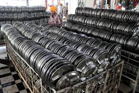 In Pictures Kitchen That Feeds 100 000 Daily Gallery News Al Jazeera Best chimneys for indian kitchens.