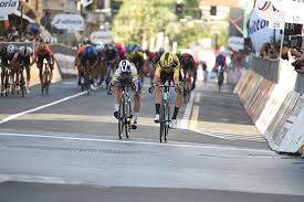 In totaal 291 kilometer lang vertrekkende uit milaan waar het peloton zuidwaarts trekt richting de middellandse zee. 2020 Milano San Remo Results By Bikeraceinfo