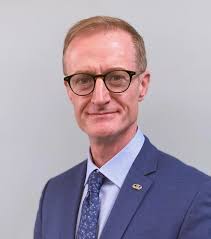 CHE: Commission Members