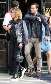 Jesse lee soffer est né le 23 avril 1984 à north tarrytown, new york.il a deux petites sœurs. Sophia Bush Photostream Sophia Bush Boyfriend Sophia Bush Sophia Bush Style