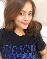 Citra monica mengawali karirnya di dunia modelling. Biodata Citra Monica Istri Musisi Ifan Seventeen Biografi Profil Biodata