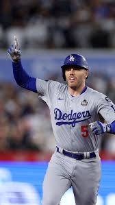 Freddie Freeman homers in 6th straight World Series game