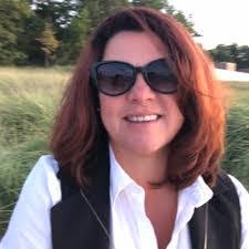 Dawn Fortin's Instagram, Twitter & Facebook