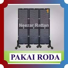 Partisi ruangan, berikut ini kami berikan beberapa tips penting yang perlu anda ketahui sebelum memutuskan untuk membeli partisi ruangan agar tidak anda ingin memperindah ruangan agar lebih nyaman dan ergonomis. Jual Sketsel 2 Pintu Pakai Roda Pembatas Penyekat Partisi Ruangan Sintetis Lipat Modern Minimalis Terbaru Juli 2021 Blibli