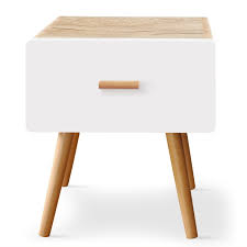 Table De Chevet Chene Clair Et Blanc Scanda Lestendances Fr En 2020 Table De Chevet Scandinave Table De Chevet Table De Chevet Design