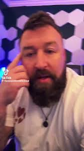 Aaron Pendergraph's Instagram, Twitter & Facebook