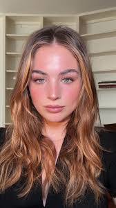 Madeleine Goss's Instagram, Twitter & Facebook