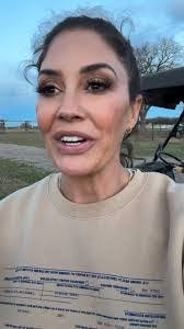 Angela Botts's Instagram, Twitter & Facebook