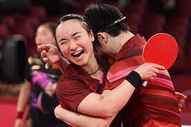 Table tennis ）は、球技の一種である。 ピンポン (ping pong、乒乓) とも言う。競技者は卓球台を挟んで向かい合い、セルロイド製かプラスチック製のボール（現在はプラスチック製を用いることが多い）をラケットで打ち合って得点を競う。 Osaftdjwt2ow2m