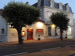 L'homme disparu a été retrouvé. Hotel Restaurant La Goule Beneze Saint Jean DÊ¼angely France Booking Com