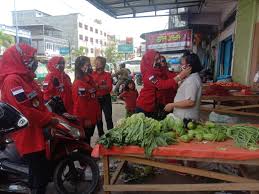 Organisasi etnis yang bergerak dibidang sosial internal dan eksternal yang menjunjung nilai. Srikandi Dpc Pbb Dumai Berikan Edukasi Protokol Kesehatan Covid 19 Dan Bagikan 2 000 Masker