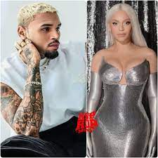HIP HOP MIN5 - 🚨‼️Chris Brown has achieved a significant milestone by  surpassing 114.5 million RIAA-certified digital single sales as a lead  artist, tying with Beyoncé in this accomplishment. This places both