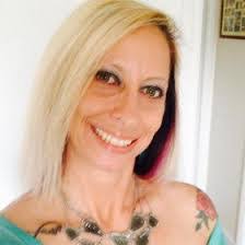 Lori Thorne's Instagram, Twitter & Facebook