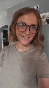 Can I pull off JD Vance's look with eyeliner?