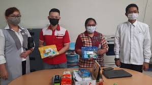 Sumber alfaria trijaya tbk (amrt) bergerak dalam bidang distribusi eceran produk konsumen dengan mengoperasikan jaringan mini market, dengan nama alfamart. Peringati Bulan Keselamatan Kerja Bpjamsostek Salurkan Corona Safety Kit Kepada 3 Perusahaan Bagian 1