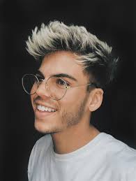 20 cool blonde men hairstyle ideas that you can choose from in order to make yourself look as appealing as possible. Mens Hairstyles Long Menshairstyles Men Blonde Hair Dyed Hair Men Bleached Hair Men