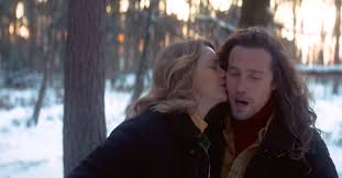 Dans ce clip, julien doré et virginie efira jouent au couple parfait dans un chalet perdu dans la neige. Le Gardois Julien Dore Attend Un Enfant De Virginie Efira Dans Son Dernier Clip Kiki