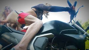 Sex on the Moto outdoor - XNXX.COM