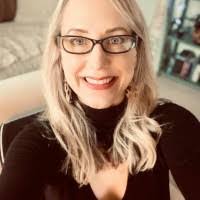 Sherry Lowe's Instagram, Twitter & Facebook