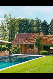 Pin By Maria Regina Botelho Gomes On Casas Swimming Pools Backyard Pool Houses Backyard