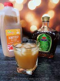 Caramel Apple Sucker Cocktail Apple Drinks Recipes Fall Drink Recipes Mixed Drinks Recipes