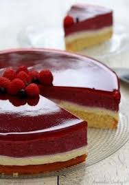 Bavarois A La Vanille Et Fruits Rouges Gateau Fruits Rouges Gateau D Anniversaire Aux Fruits Et Gateaux Et Desserts