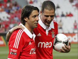 Ricardo araújo pereira tentou disfarçar a irritação, mas não conseguiu. Ricardo Araujo Pereira Entra Na Corrida A Presidencia Do Benfica E Lidera Lista Extensa De Notaveis Que Estao Contra Luis Filipe Vieira