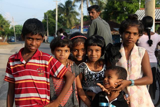 Anak-anak di Sri Lanka