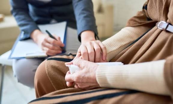 Social workers can help people who are grieving.