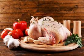Setelah itu, angkat ayam dari air rebusannya dan tiriskan sebelum dimasak. Cara Memasak Ayam Yang Benar Plus Akibatnya Makan Ayam Mentah
