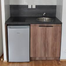 Pour une largeur totale d'à peine 100 cm, la kitchenette électrique eco moderna vous permet de profiter d'un réfrigérateur, d'instruments de cuisson et de lavage et d'un grand espace de rangement, pour un prix très accessible. Ma Kitchenette Posts Facebook