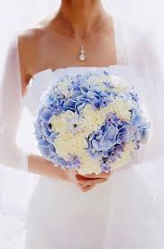 Hortensien Finde Ich Wunderschon Bei Einer Hochzeit Bellanuptia Mit Bildern Blumenstrauss Hochzeit Hochzeit Blumendeko Hochzeit