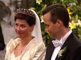 Princess martha louise of norway is in love and not afraid to show it! Royal Wedding Princess Martha Louise Of Norway Ari Behn Video Dailymotion