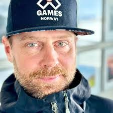 Brett Wilhelm's Instagram, Twitter & Facebook