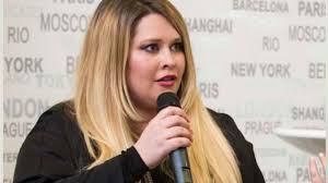 Daughter of király tamás and sibling of király viktor.she (and her family) moved back to hungary in 1999. Linda Kirk In 53 Pounds And Now I Know Why I Was So Fat
