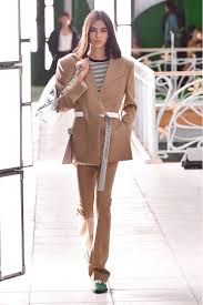 Check spelling or type a new query. Paris Fashion Week Alicia Vikander Georgina Rodriguez Und Venus Williams Bei Chanel Louis Vuitton Co Gala De