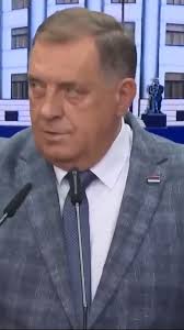 Да нема те ријечи, Милораде — на чему бисмо стајали?, Погазио си ријеч,  понизио народ, осрамотио Српску., Доста је било твојих лажи и празне приче. 