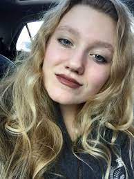 Blonde Curly Hair Red Lipsticks Mascara Pale Skin Blue Eyes Photography Blonde Curly Hair Pale Skin Hair Pale Skin