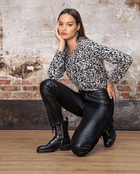 Fille tunisienne tenue rock femme maquillage reproduire acteurs belles femmes arab les plus tenue rock femme michelle renaud célébrités people règle lierre femelle mode femme belles. Tenue Rock Chic Www Macj Com Br